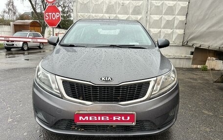 KIA Rio III рестайлинг, 2013 год, 850 000 рублей, 2 фотография