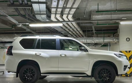 Toyota Land Cruiser Prado 150 рестайлинг 2, 2021 год, 7 390 000 рублей, 4 фотография