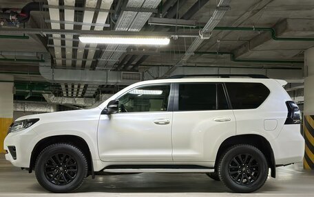 Toyota Land Cruiser Prado 150 рестайлинг 2, 2021 год, 7 390 000 рублей, 5 фотография