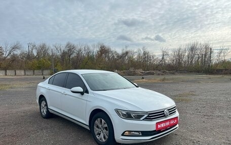 Volkswagen Passat B8 рестайлинг, 2016 год, 1 875 000 рублей, 3 фотография