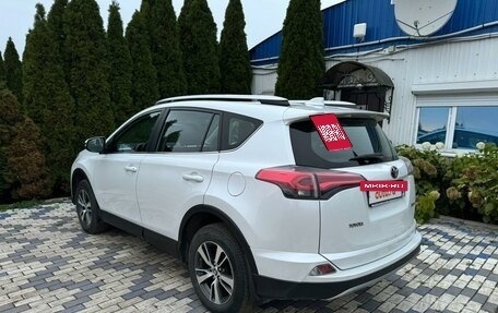 Toyota RAV4, 2018 год, 2 490 000 рублей, 6 фотография