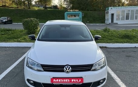 Volkswagen Jetta VI, 2013 год, 1 400 000 рублей, 6 фотография