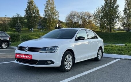 Volkswagen Jetta VI, 2013 год, 1 400 000 рублей, 5 фотография