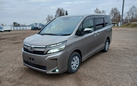 Toyota Voxy III, 2019 год, 2 950 000 рублей, 20 фотография