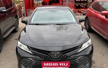 Toyota Camry, 2020 год, 3 197 000 рублей, 2 фотография