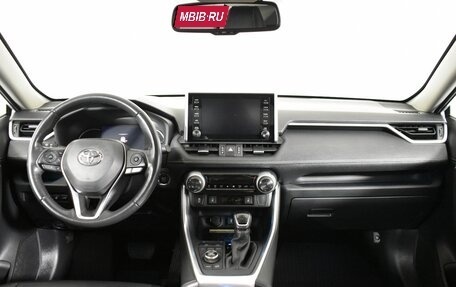 Toyota RAV4, 2021 год, 3 095 000 рублей, 22 фотография