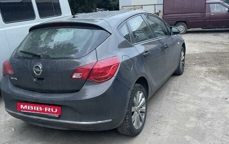 Opel Astra J, 2013 год, 650 000 рублей, 3 фотография