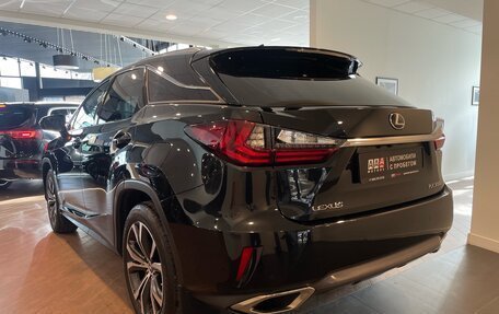 Lexus RX IV рестайлинг, 2019 год, 5 200 000 рублей, 6 фотография