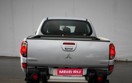 Mitsubishi L200 IV рестайлинг, 2011 год, 1 180 000 рублей, 6 фотография