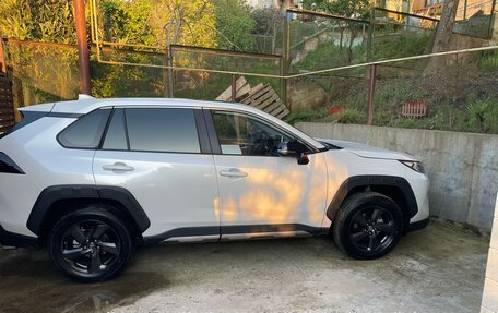 Toyota RAV4, 2022 год, 4 500 000 рублей, 5 фотография