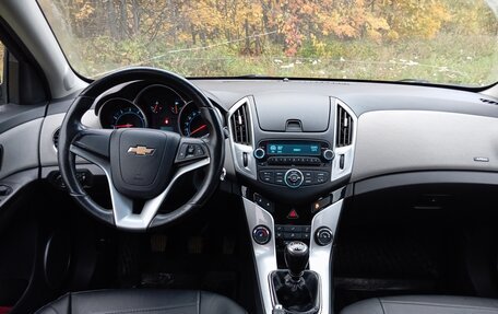 Chevrolet Cruze II, 2013 год, 959 000 рублей, 9 фотография