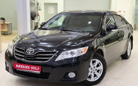 Toyota Camry, 2011 год, 1 690 000 рублей, 2 фотография