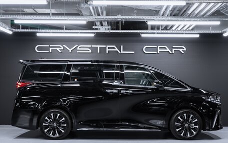 Toyota Alphard, 2024 год, 17 350 000 рублей, 10 фотография