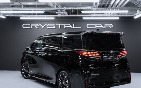 Toyota Alphard, 2024 год, 17 350 000 рублей, 8 фотография