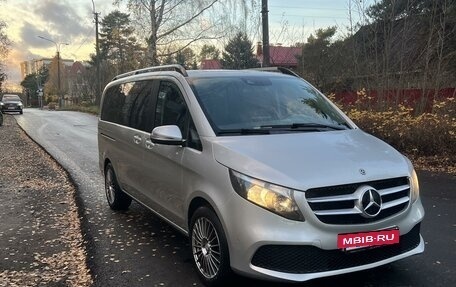 Mercedes-Benz V-Класс, 2019 год, 4 850 000 рублей, 19 фотография