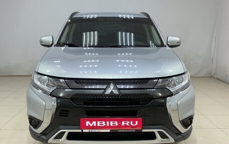 Mitsubishi Outlander III рестайлинг 3, 2021 год, 2 890 000 рублей, 2 фотография