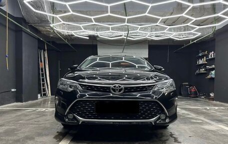 Toyota Camry, 2017 год, 2 370 000 рублей, 4 фотография