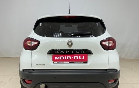 Renault Kaptur I рестайлинг, 2018 год, 1 590 000 рублей, 5 фотография