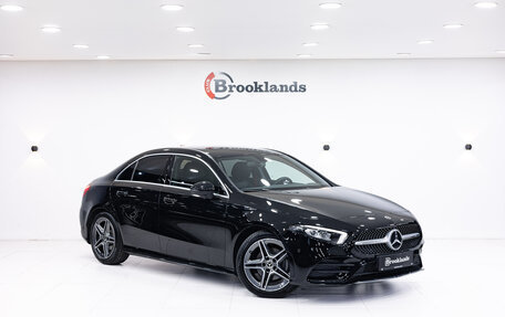 Mercedes-Benz A-Класс, 2019 год, 3 490 000 рублей, 3 фотография