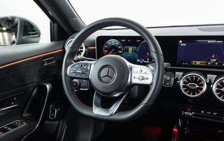 Mercedes-Benz A-Класс, 2019 год, 3 490 000 рублей, 16 фотография