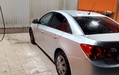 Chevrolet Cruze II, 2011 год, 600 000 рублей, 10 фотография