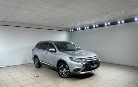 Mitsubishi Outlander III рестайлинг 3, 2016 год, 2 165 000 рублей, 2 фотография