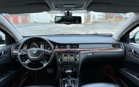 Skoda Superb III рестайлинг, 2012 год, 990 000 рублей, 28 фотография