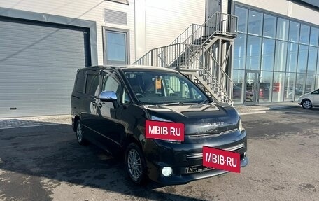 Toyota Voxy II, 2009 год, 1 679 000 рублей, 8 фотография