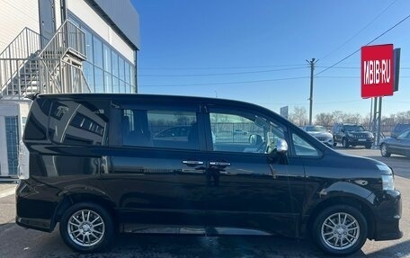 Toyota Voxy II, 2009 год, 1 679 000 рублей, 7 фотография