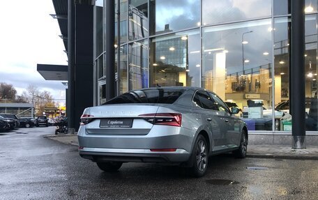 Skoda Superb III рестайлинг, 2019 год, 2 750 000 рублей, 2 фотография