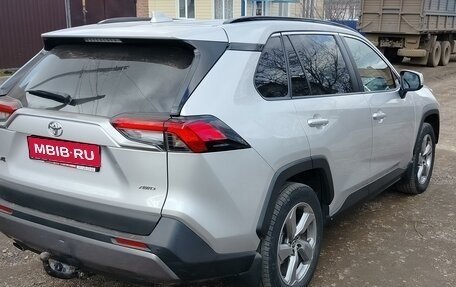 Toyota RAV4, 2020 год, 3 350 000 рублей, 1 фотография