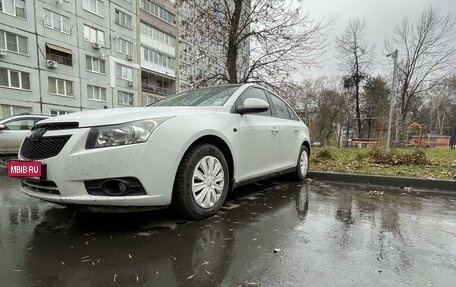 Chevrolet Cruze II, 2011 год, 800 000 рублей, 3 фотография