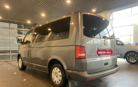 Volkswagen Caravelle T5, 2013 год, 2 009 000 рублей, 5 фотография