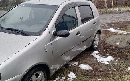 Fiat Punto III Punto Evo рестайлинг, 2002 год, 250 000 рублей, 2 фотография