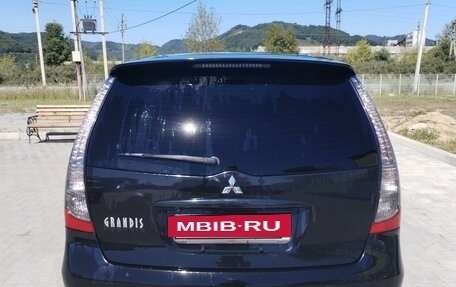 Mitsubishi Grandis, 2003 год, 585 000 рублей, 2 фотография