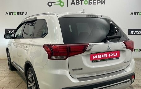 Mitsubishi Outlander III рестайлинг 3, 2019 год, 2 499 000 рублей, 4 фотография