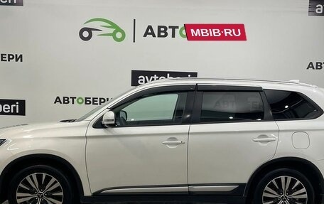 Mitsubishi Outlander III рестайлинг 3, 2019 год, 2 499 000 рублей, 3 фотография