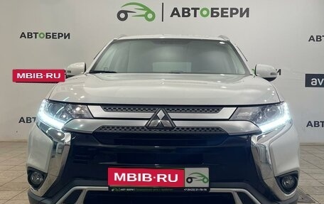 Mitsubishi Outlander III рестайлинг 3, 2019 год, 2 499 000 рублей, 9 фотография