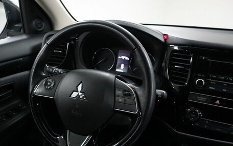 Mitsubishi Outlander III рестайлинг 3, 2020 год, 2 530 000 рублей, 17 фотография