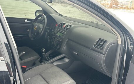 Volkswagen Golf V, 2005 год, 700 000 рублей, 10 фотография