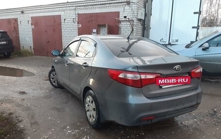 KIA Rio III рестайлинг, 2013 год, 800 000 рублей, 4 фотография