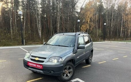 Chevrolet Niva I рестайлинг, 2017 год, 750 000 рублей, 2 фотография