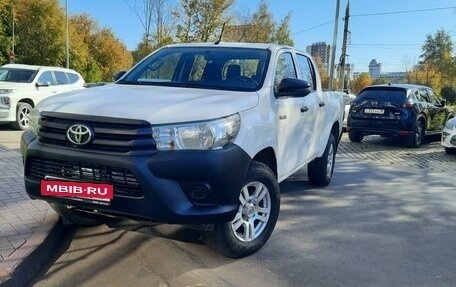 Toyota Hilux VIII, 2018 год, 2 600 000 рублей, 2 фотография