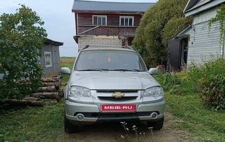 Chevrolet Niva I рестайлинг, 2006 год, 180 000 рублей, 2 фотография