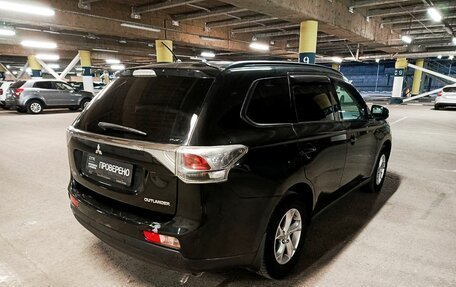 Mitsubishi Outlander III рестайлинг 3, 2013 год, 1 475 000 рублей, 5 фотография