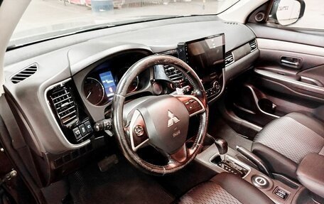 Mitsubishi Outlander III рестайлинг 3, 2013 год, 1 475 000 рублей, 16 фотография