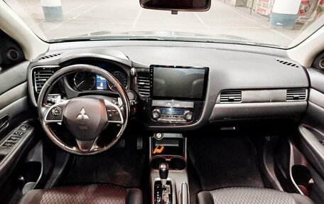 Mitsubishi Outlander III рестайлинг 3, 2013 год, 1 475 000 рублей, 14 фотография