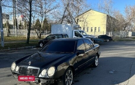 Mercedes-Benz E-Класс, 1997 год, 365 000 рублей, 3 фотография