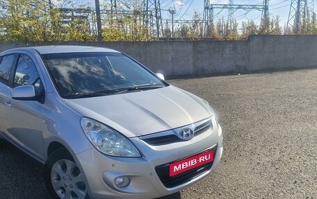 Hyundai i20 IB рестайлинг, 2010 год, 845 000 рублей, 2 фотография