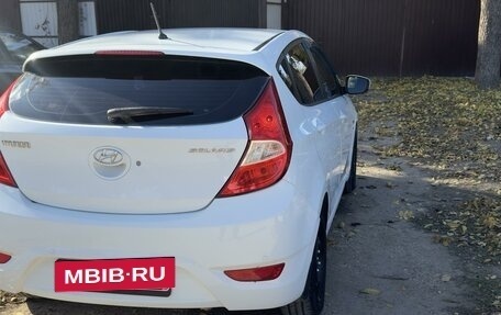 Hyundai Solaris II рестайлинг, 2011 год, 1 100 000 рублей, 3 фотография